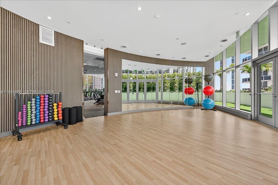 Community amenities in , Miami (Image 48).