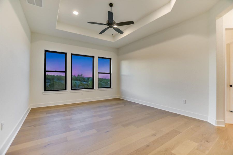 Spacious, unfurnished interior of a new home in , Horseshoe Bay (Image 21).