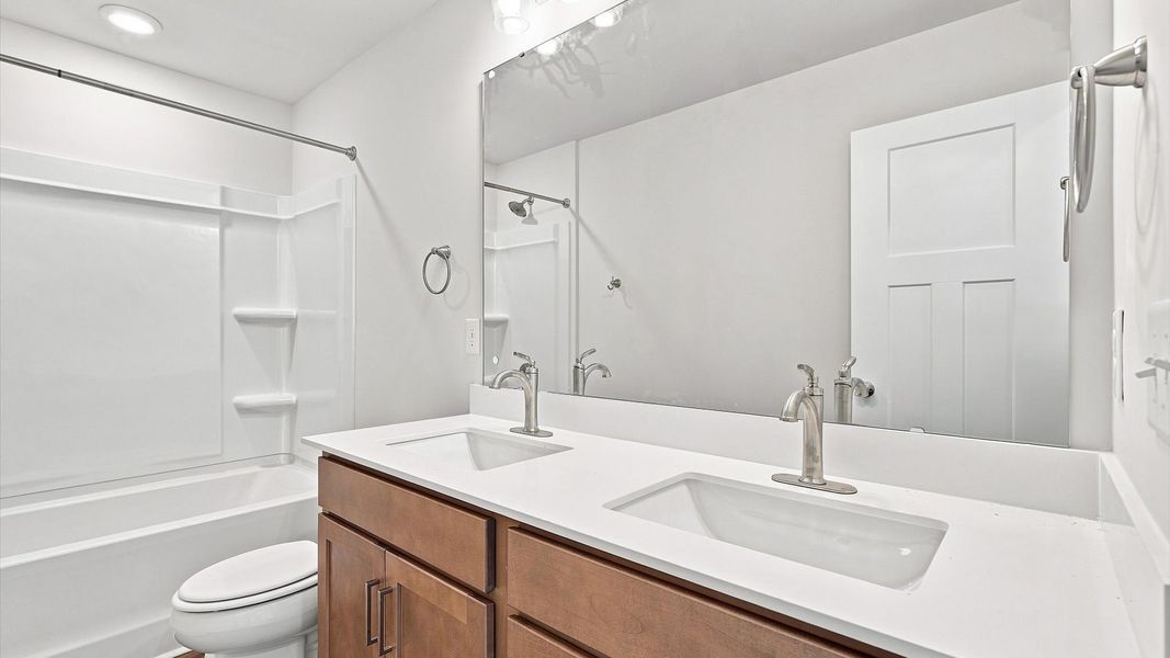 Well-appointed full bath with high standards of craftsmanship and everyday function