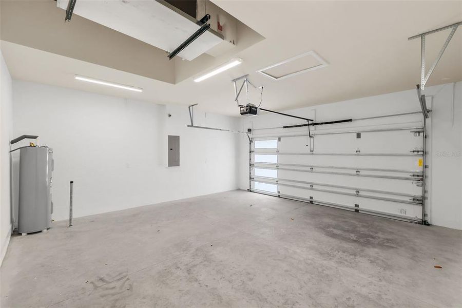 Spacious, unfurnished interior of a new home in , Tarpon Springs (Image 22). Spacious, unfurnished interior of a new home in , Tarpon Springs (Image 22).