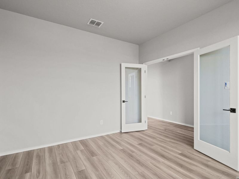Spacious, unfurnished interior of a new home in Horizon Pointe, Converse (Image 33).
