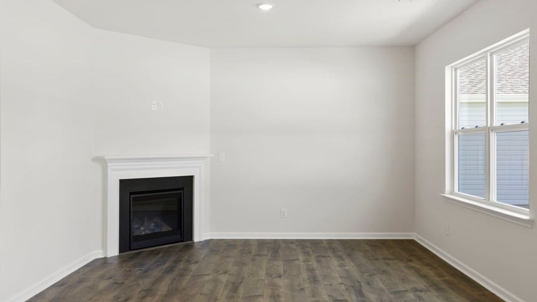 Spacious, unfurnished interior of a new home in Durbin Meadows Traditions, Fountain Inn (Image 25).