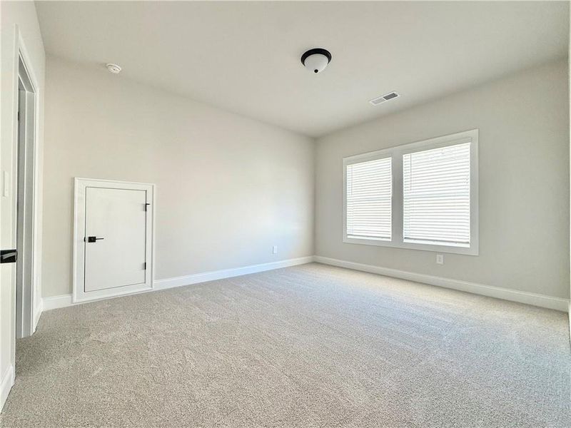 Spacious, unfurnished interior of a new home in , Braselton (Image 34). Spacious, unfurnished interior of a new home in , Braselton (Image 34).