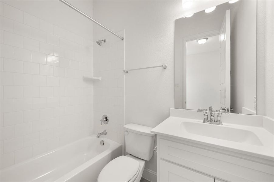 Furnished interior view inside a new home in Walsh Ranch 60', Fort Worth (Image 11). Furnished interior view inside a new home in Walsh Ranch 60', Fort Worth (Image 11).