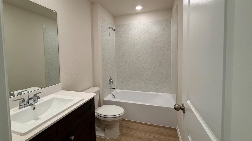 Furnished interior view inside a new home in Northspur, Terrell (Image 9).