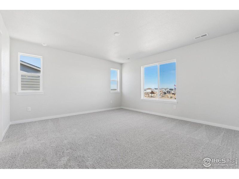 Spacious, unfurnished interior of a new home in Prairie Song, Windsor (Image 30).