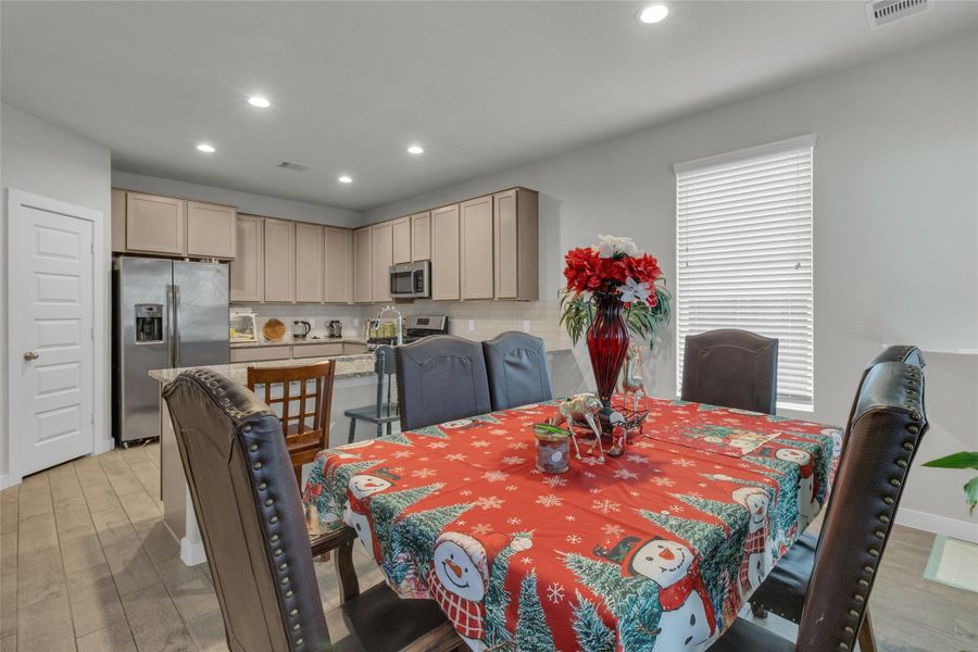 Furnished interior view inside a new home in Fairpark Village, Rosenberg (Image 15).