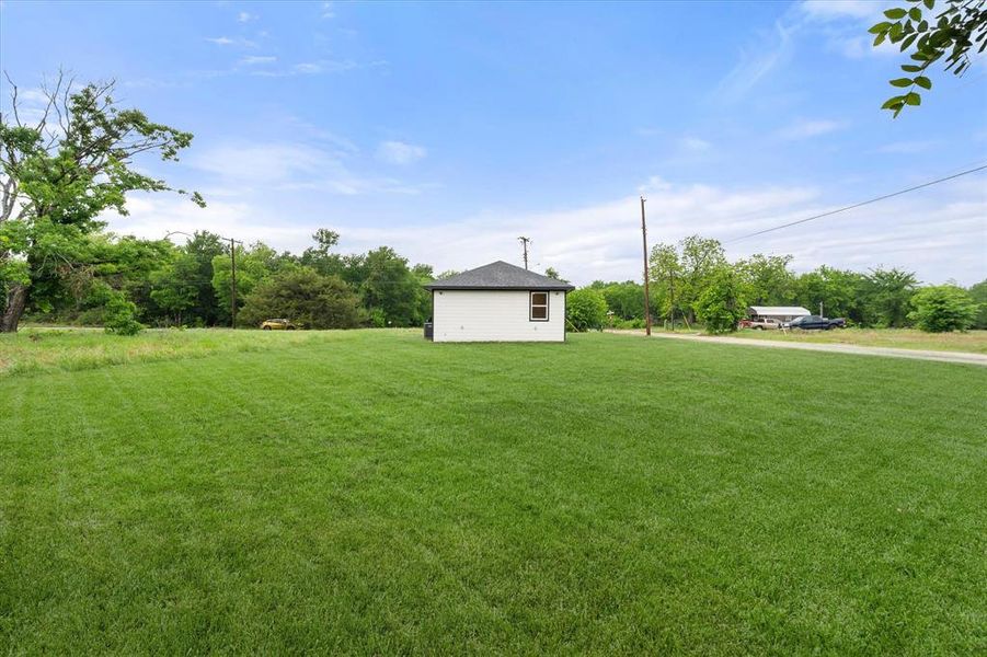 Exterior details and patio area of a home in , Dawson (Image 23).