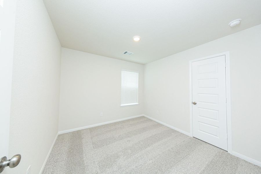 Spacious, unfurnished interior of a new home in Townsend Reserve, Splendora (Image 8).