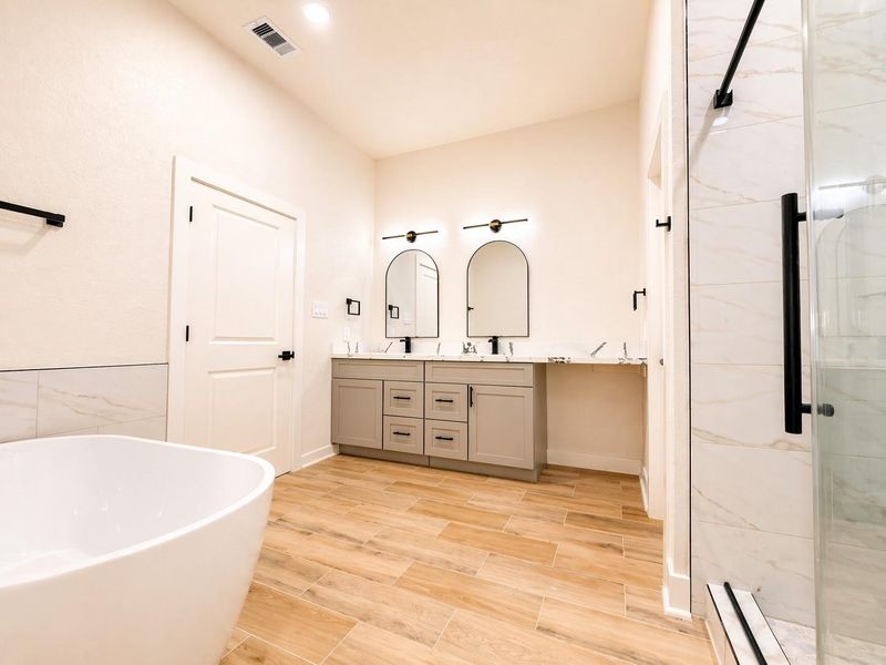 Primary Bathroom - 3rd Floor