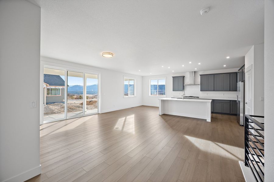 Spacious, unfurnished interior of a new home in Jackson Creek, Monument (Image 20).