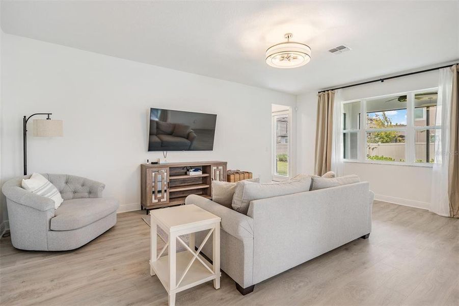 Furnished interior view inside a new home in , Wesley Chapel (Image 17).