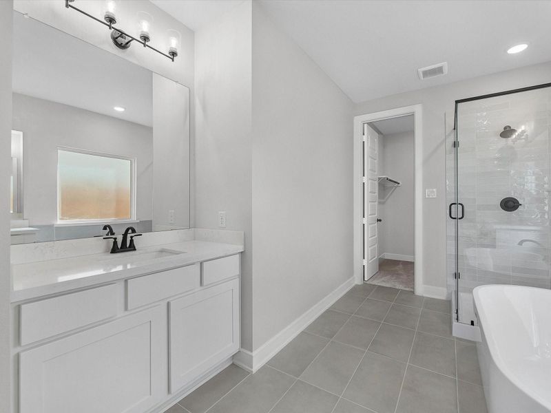 Furnished interior view inside a new home in Sienna, Missouri City (Image 7).