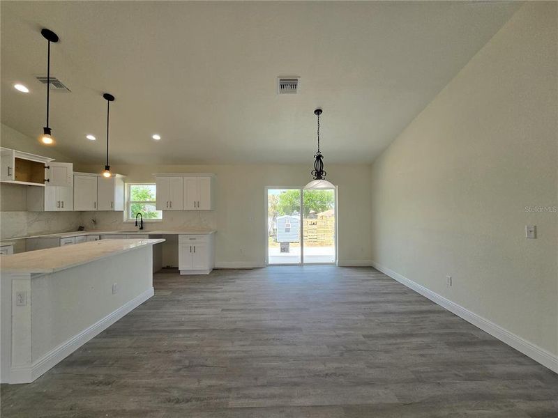 Spacious, unfurnished interior of a new home in , Ocala (Image 18).
