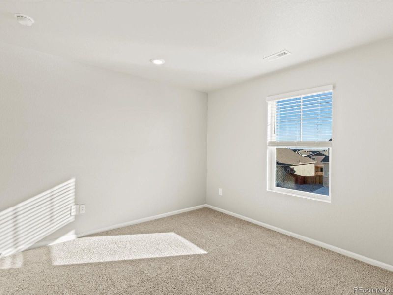 Spacious, unfurnished interior of a new home in Hidden Valley Farm, Severance (Image 29).