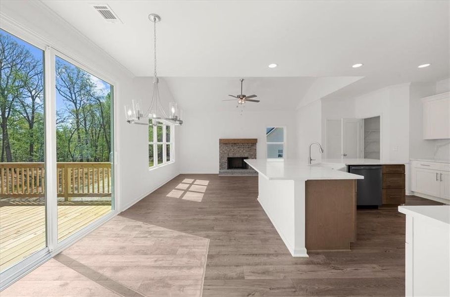 Spacious, unfurnished interior of a new home in , Gainesville (Image 43).