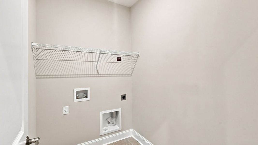 Spacious, unfurnished interior of a new home in Sun City Hilton Head, Bluffton (Image 22).