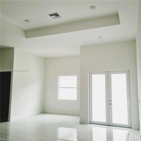 Spacious, unfurnished interior of a new home in , Lehigh Acres (Image 11).