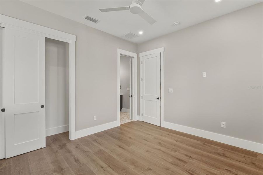 Spacious, unfurnished interior of a new home in , St. Petersburg (Image 47).