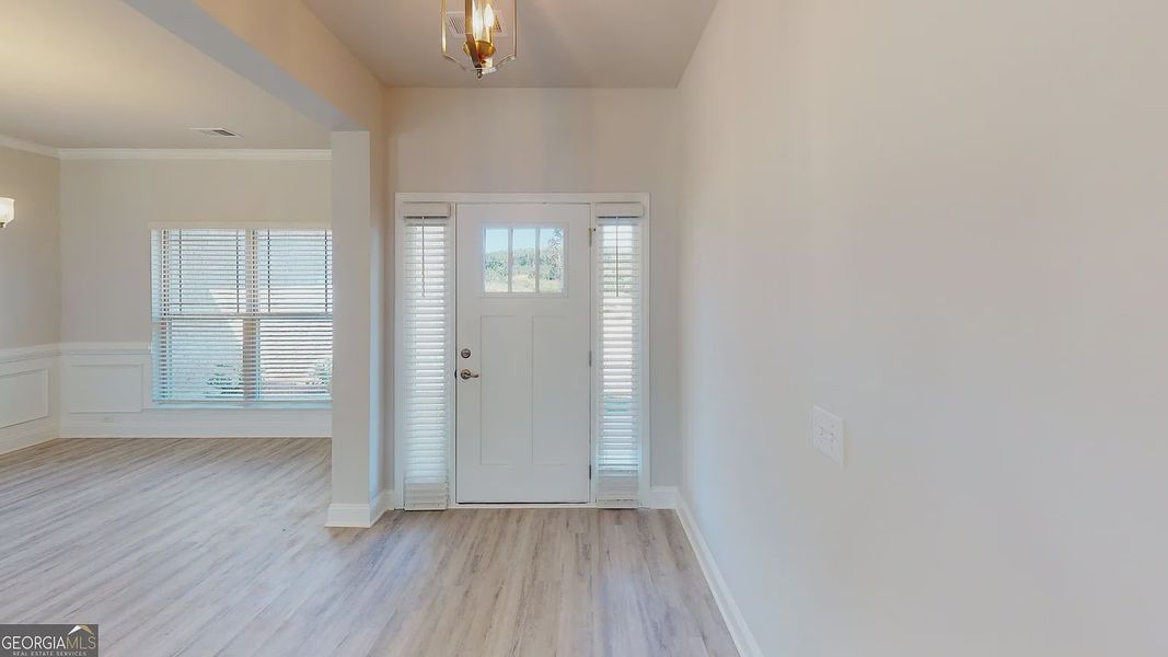 Spacious, unfurnished interior of a new home in Holliday Pass, Griffin (Image 9).