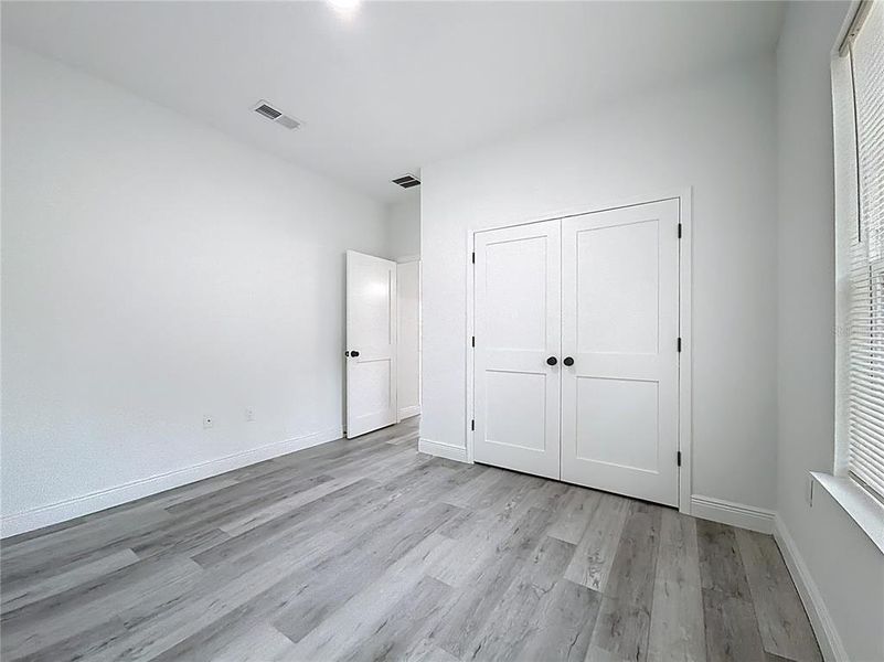 Spacious, unfurnished interior of a new home in , Ocala (Image 29).