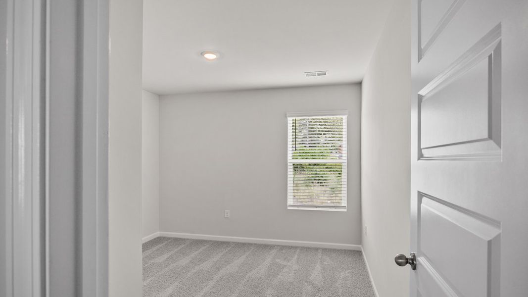 Spacious, unfurnished interior of a new home in Bellemeade Landing, Augusta (Image 21).