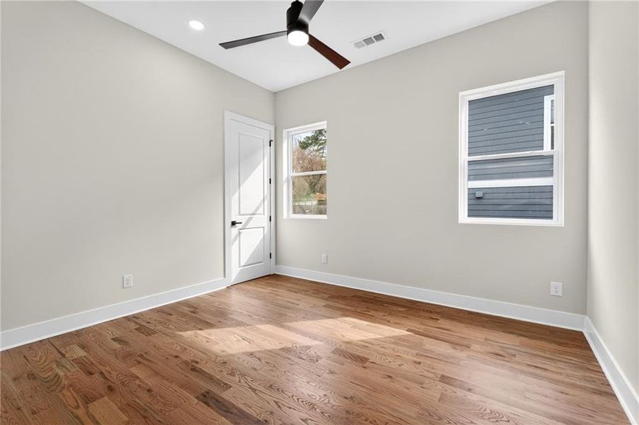 Spacious, unfurnished interior of a new home in , Atlanta (Image 28).