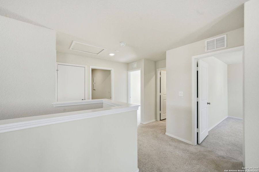 Spacious, unfurnished interior of a new home in Cinco Lakes, San Antonio (Image 21). Spacious, unfurnished interior of a new home in Cinco Lakes, San Antonio (Image 21).