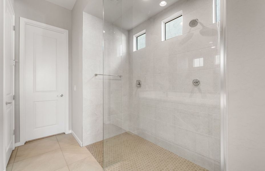 Spacious, unfurnished interior of a new home in Legado West, Queen Creek (Image 26).