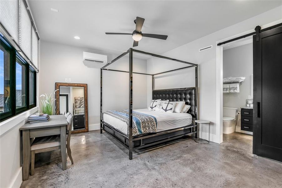 Furnished interior view inside a new home in , Horseshoe Bay (Image 26).