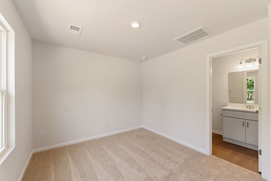 Spacious, unfurnished interior of a new home in Evergreen, Spartanburg (Image 13). Spacious, unfurnished interior of a new home in Evergreen, Spartanburg (Image 13).