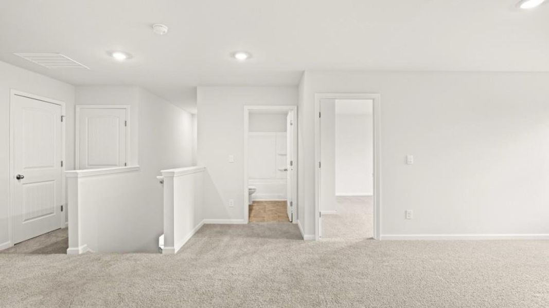 Spacious, unfurnished interior of a new home in Parkside at Carter Grove, Cartersville (Image 31).