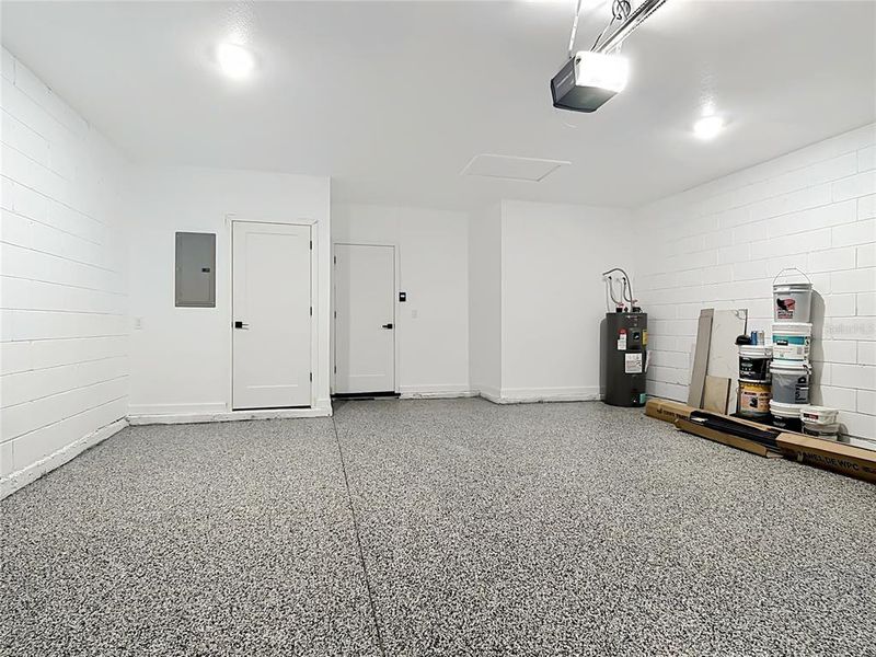 Spacious, unfurnished interior of a new home in , St. Cloud (Image 17).