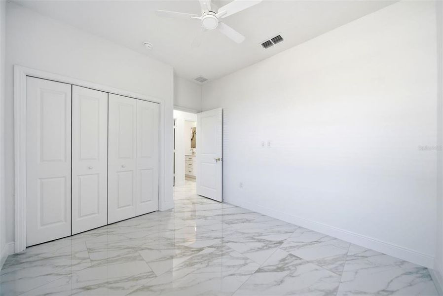 Spacious, unfurnished interior of a new home in , Altamonte Springs (Image 23).