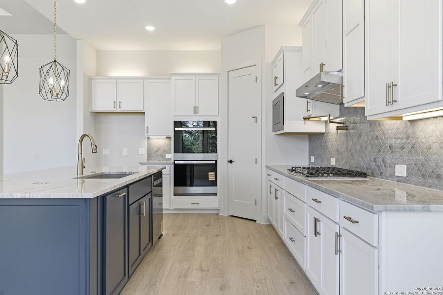 Furnished interior view inside a new home in Ventana - 60', Bulverde (Image 7).