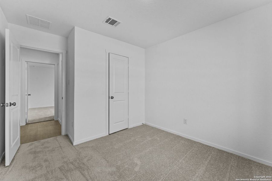 Spacious, unfurnished interior of a new home in Voss Farms, New Braunfels (Image 23).
