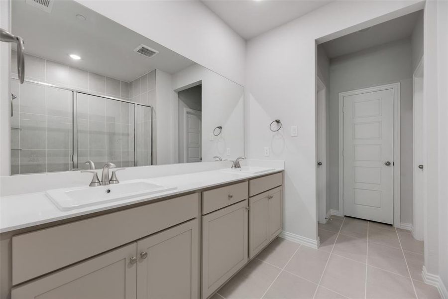 Furnished interior view inside a new home in Wade Settlement Townhomes, Frisco (Image 9).