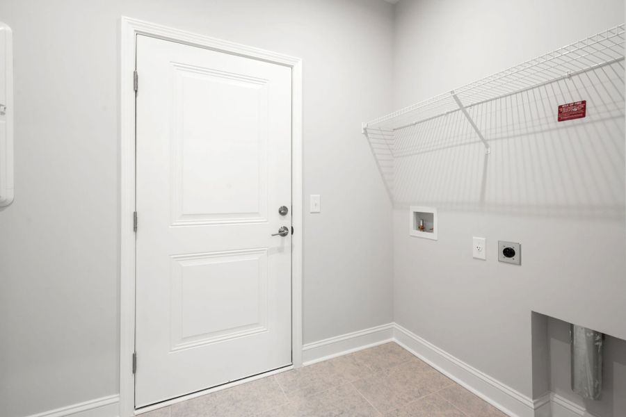 Spacious, unfurnished interior of a new home in Sun City Hilton Head, Bluffton (Image 15).