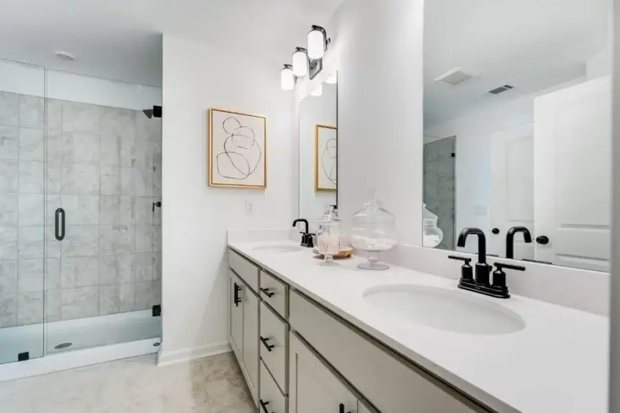 Furnished interior view inside a new home in Rosewood Farm, Lawrenceville (Image 12).