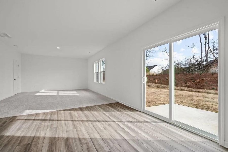 Spacious, unfurnished interior of a new home in Spring Creek Trails, Magnolia (Image 13). Spacious, unfurnished interior of a new home in Spring Creek Trails, Magnolia (Image 13).