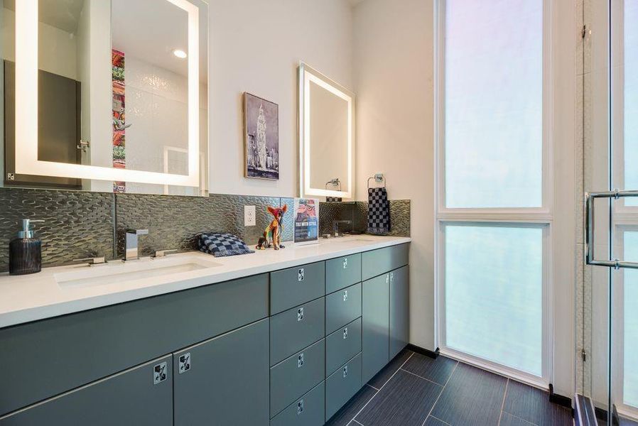 Furnished interior view inside a new home in , Dallas (Image 8).