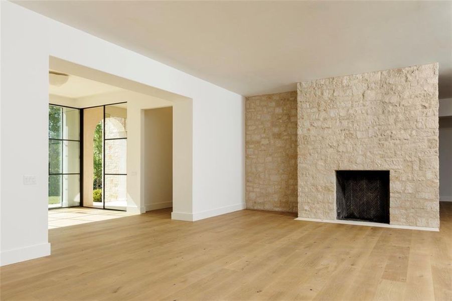 Spacious, unfurnished interior of a new home in , Atlanta (Image 16).