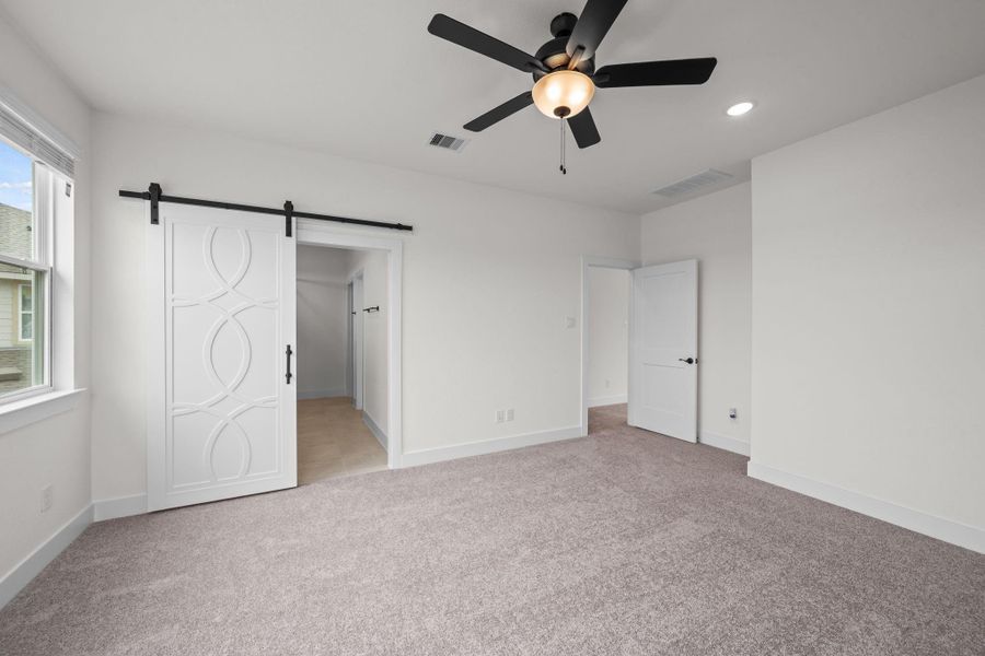 Spacious, unfurnished interior of a new home in , Katy (Image 27).