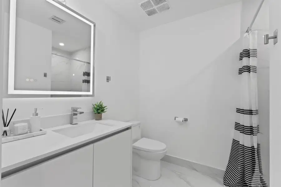 3-web-or-mls-A7401344