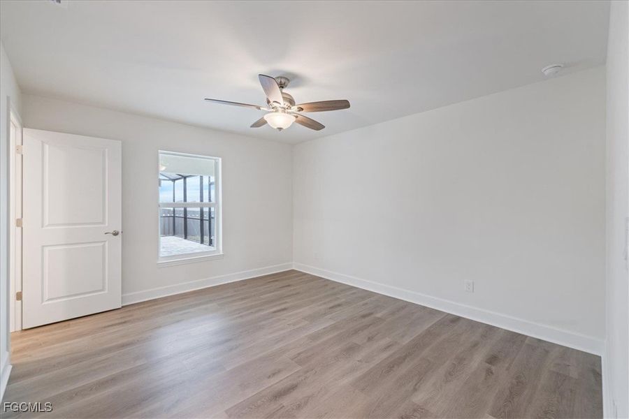 Spacious, unfurnished interior of a new home in Cape Coral, Cape Coral (Image 26).