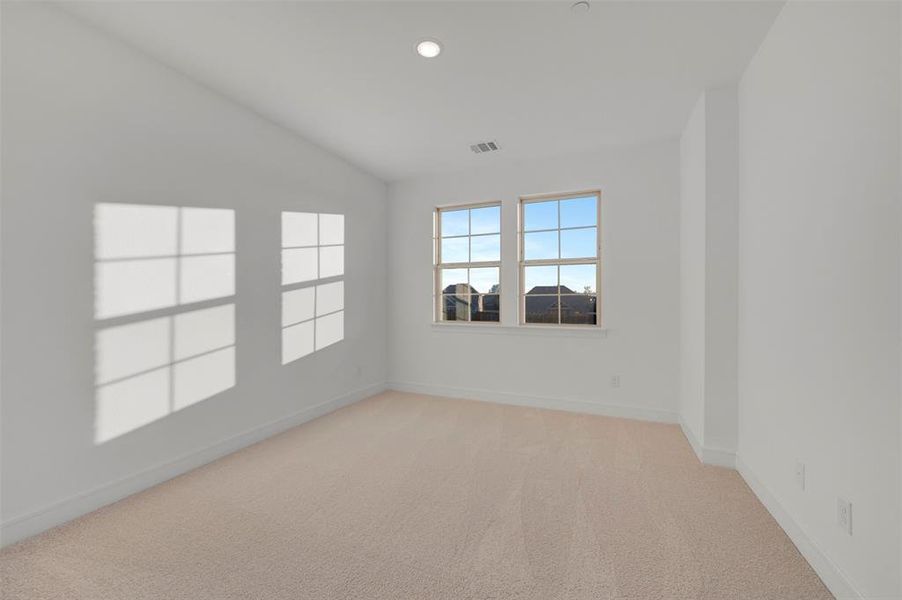 Spacious, unfurnished interior of a new home in Kreymer at the Park, Wylie (Image 33).