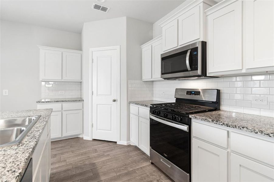 Furnished interior view inside a new home in , Fort Worth (Image 9). Furnished interior view inside a new home in , Fort Worth (Image 9).