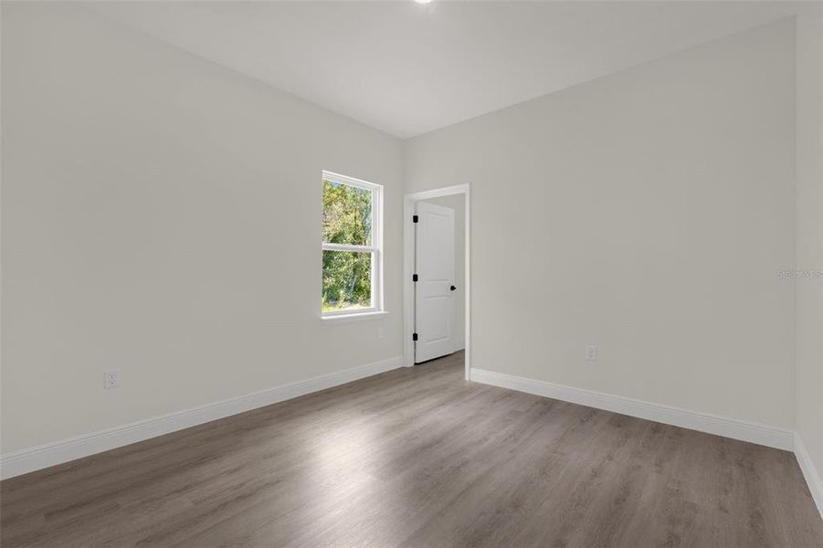 Spacious, unfurnished interior of a new home in , Ocala (Image 40).
