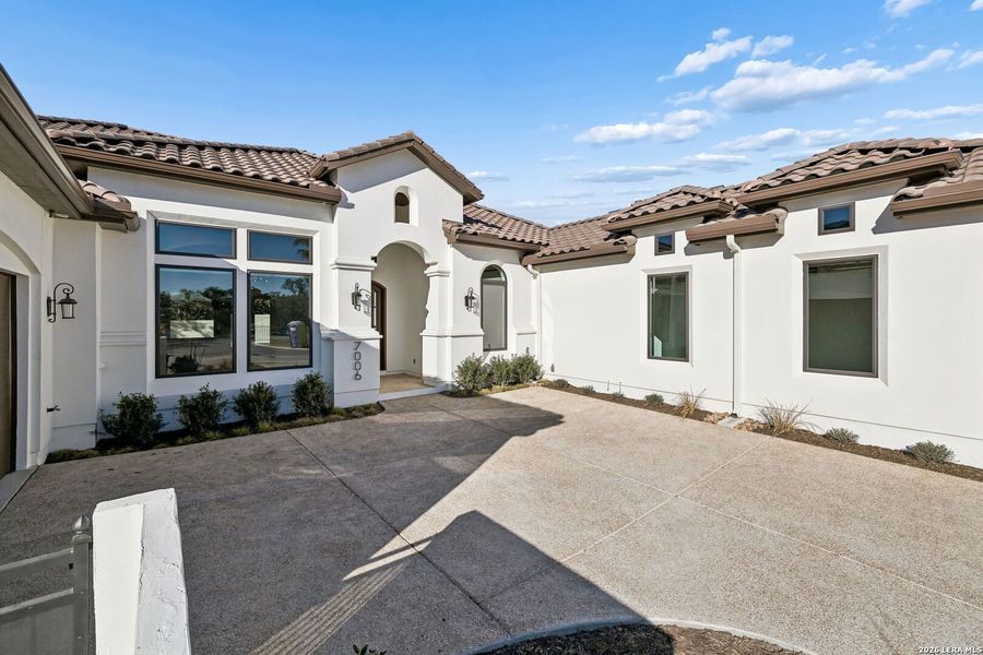 Image 85 of a home in .