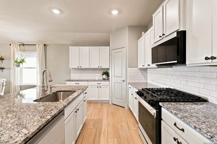 Furnished interior view inside a new home in Copper Canyon, Bulverde (Image 7).